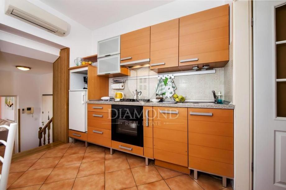 Apartament Santa Eufemia Rovinj 10Min Walk To City & Free Garage Parking Zewnętrze zdjęcie